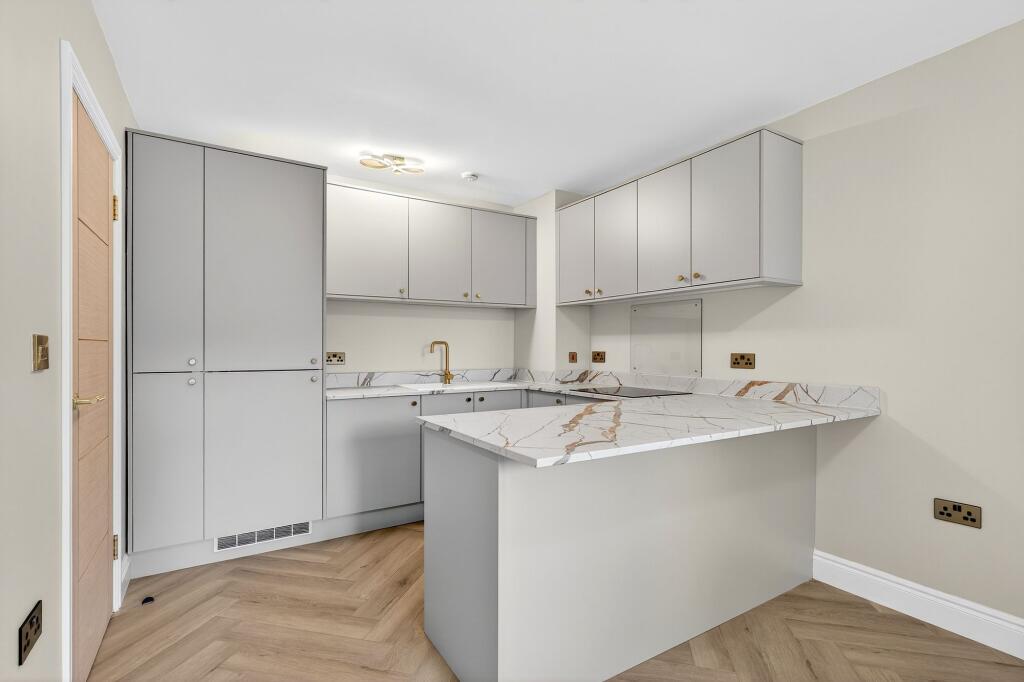 Lounge / Kitchen