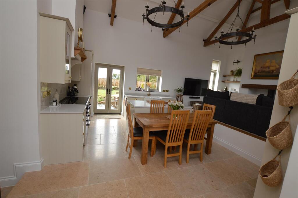 Open plan kitchen/dining room/lounge