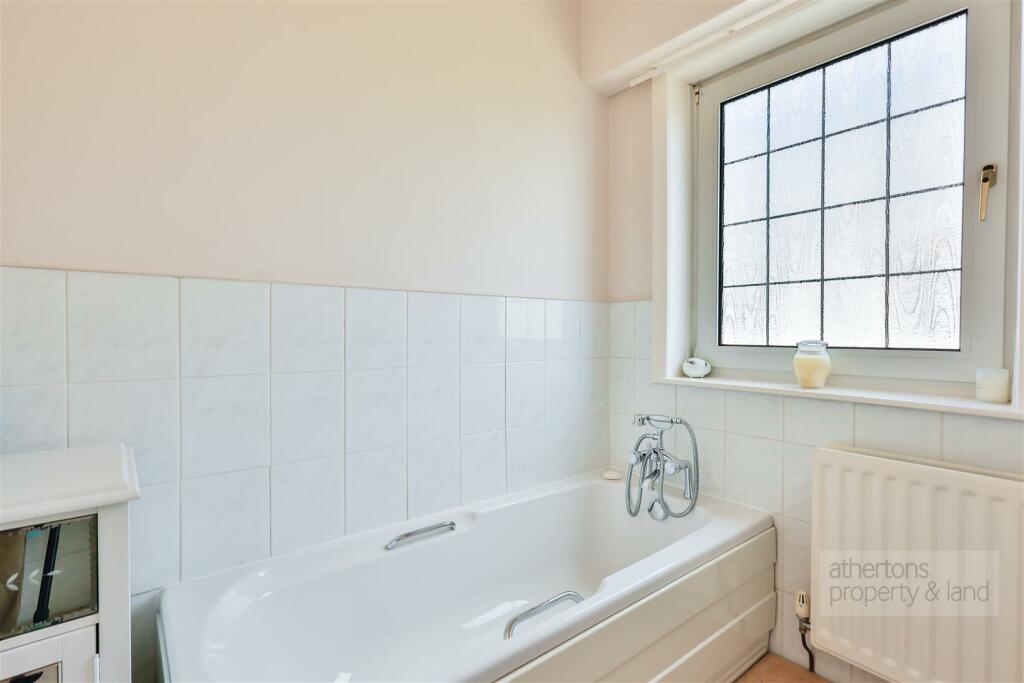 Beacon Holme - Bathroom.jpg