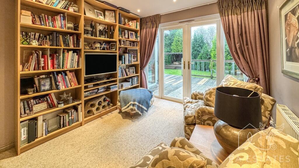 Reception room.