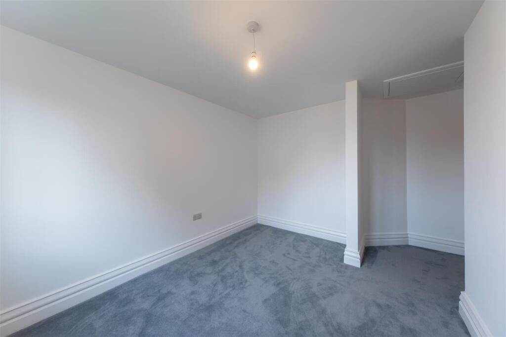 94 and 96 Pipers Lane-061.jpg
