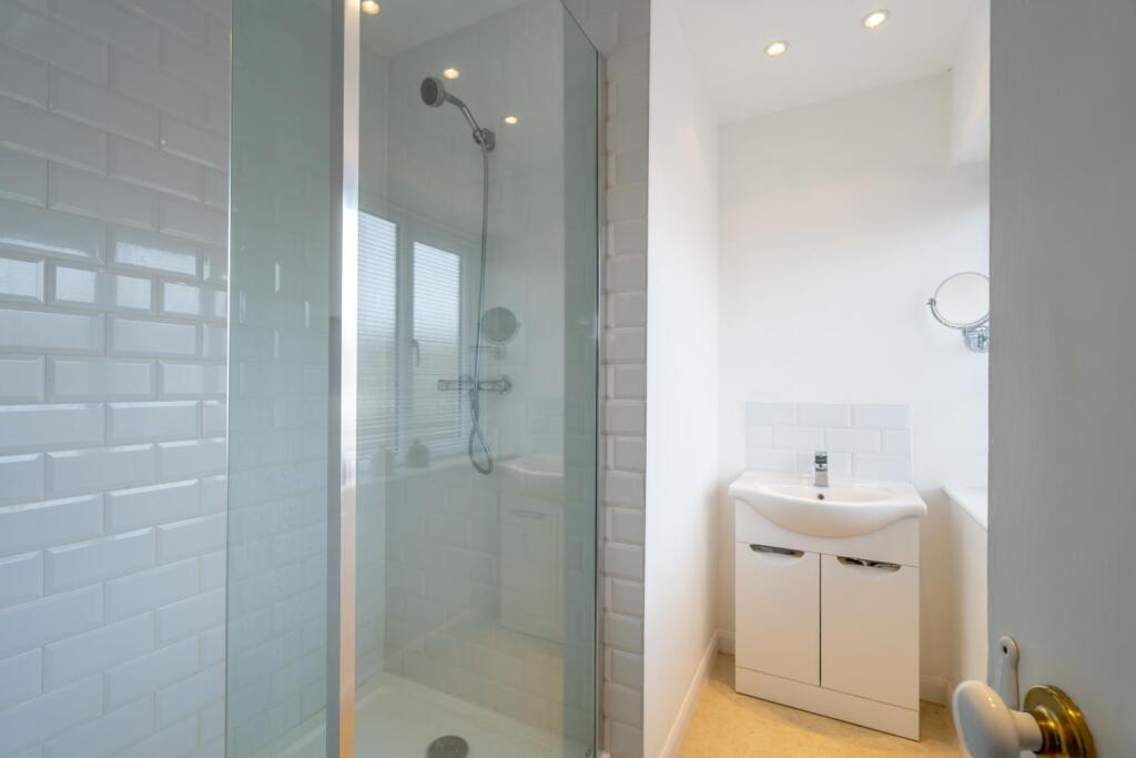 Shower Room.jpg