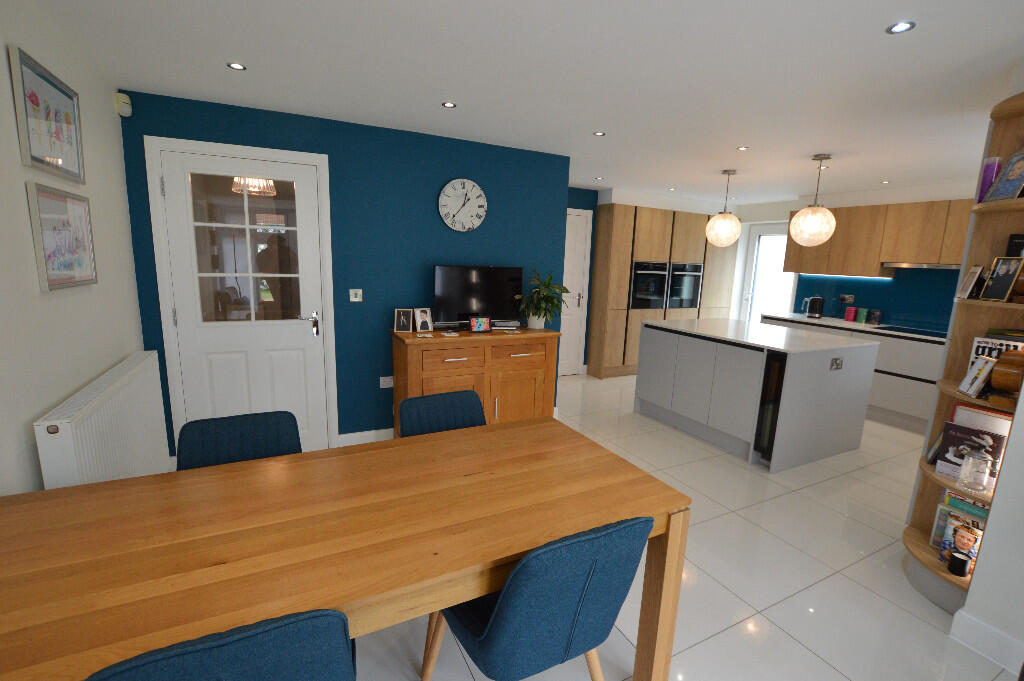 Kitchen / Dining