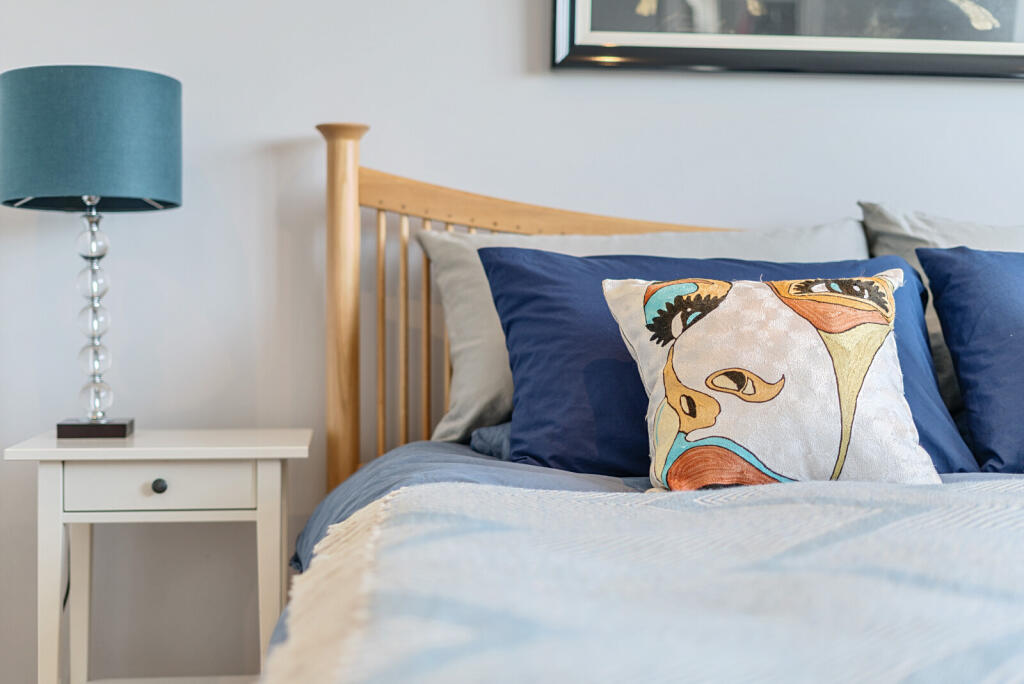 1306321-1-684bfe8...