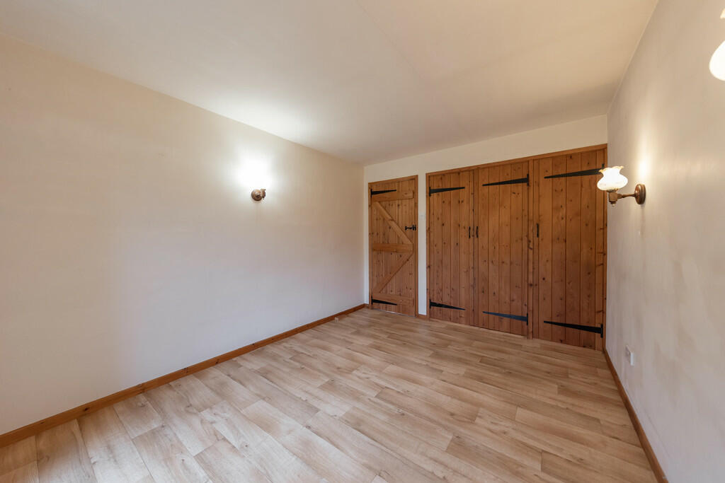 Downstairs bedroo...