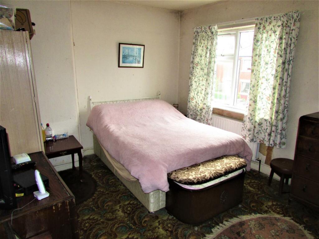DeanSt73bed1.JPG