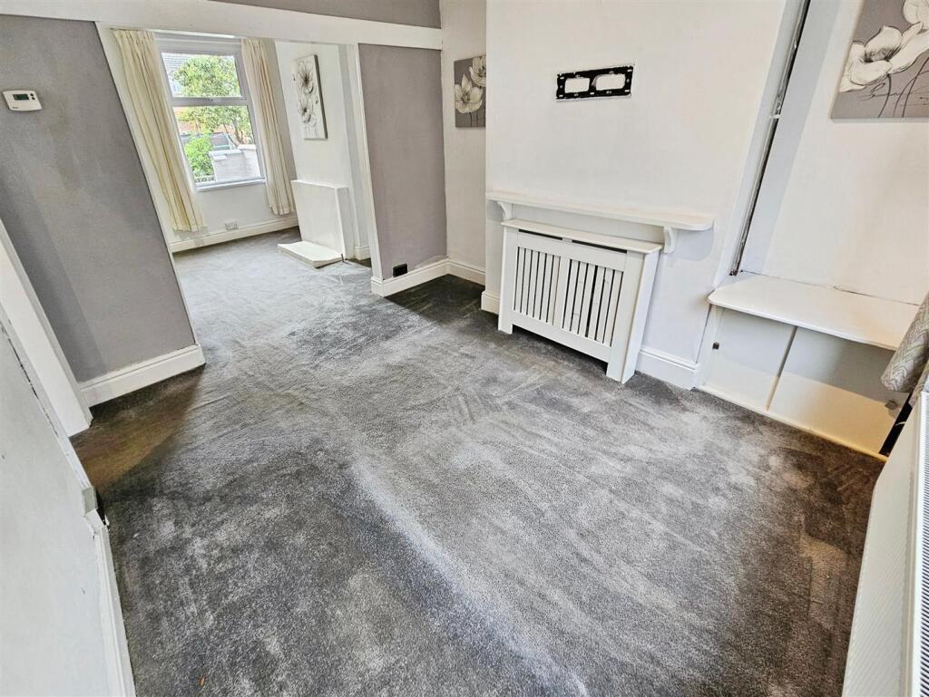 primechoiceproperties.co.uk lounge.jpg