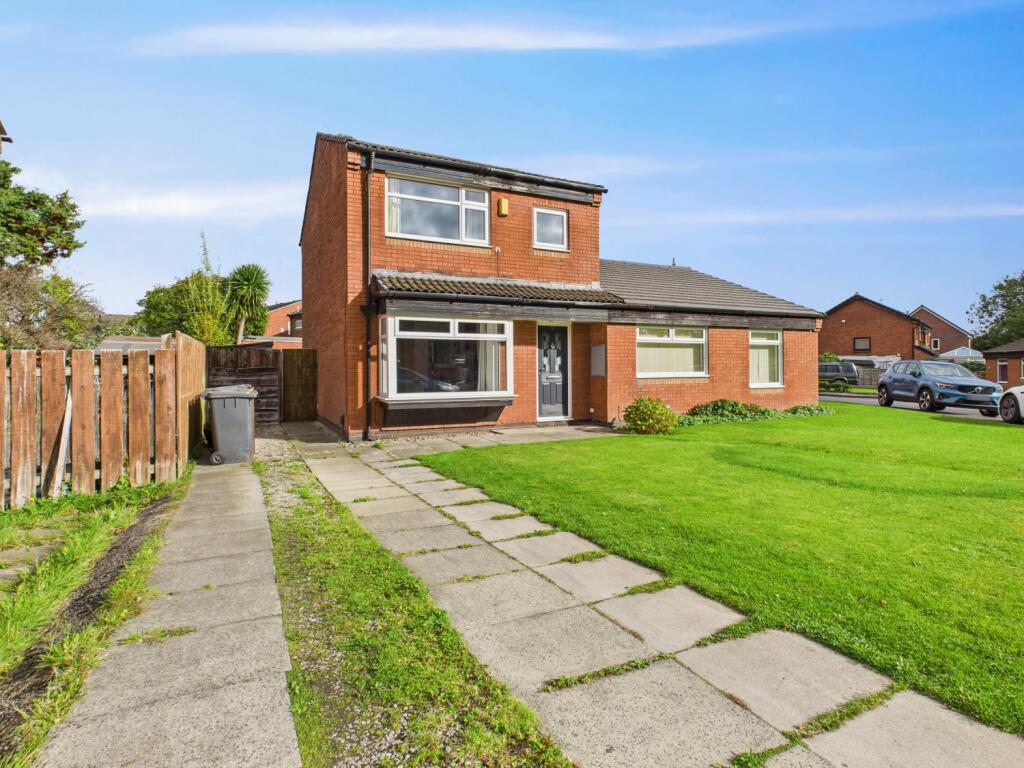 CAM03729G0-PR0152-STILL003