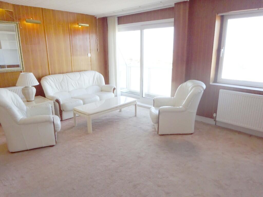 F F Lounge
