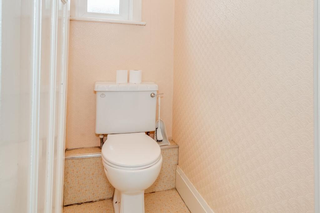 BEDROOMS BATHROOM AND SEPARATE WC