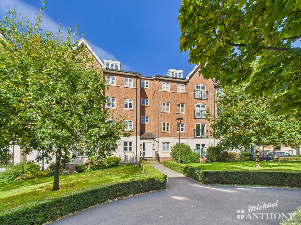 CAM03218G0-PR0785-STILL002