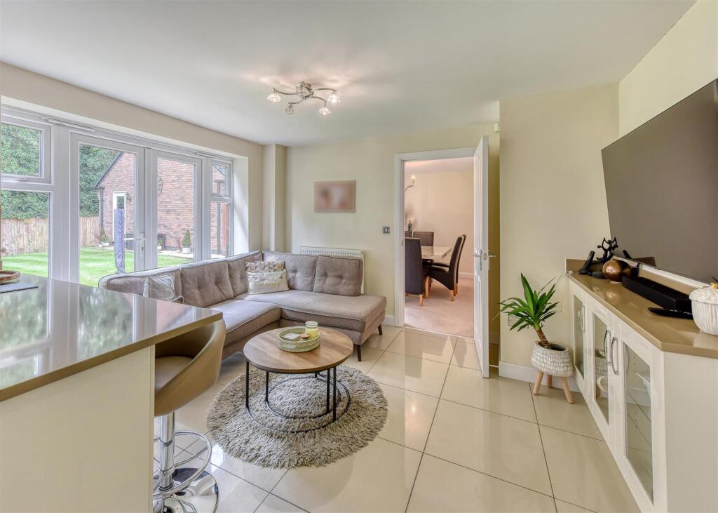 4 Great Hall Grove-kitchen4.jpg