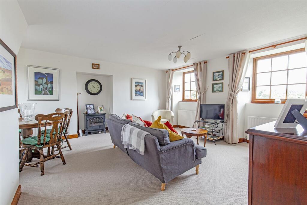Reception Room-1.jpg