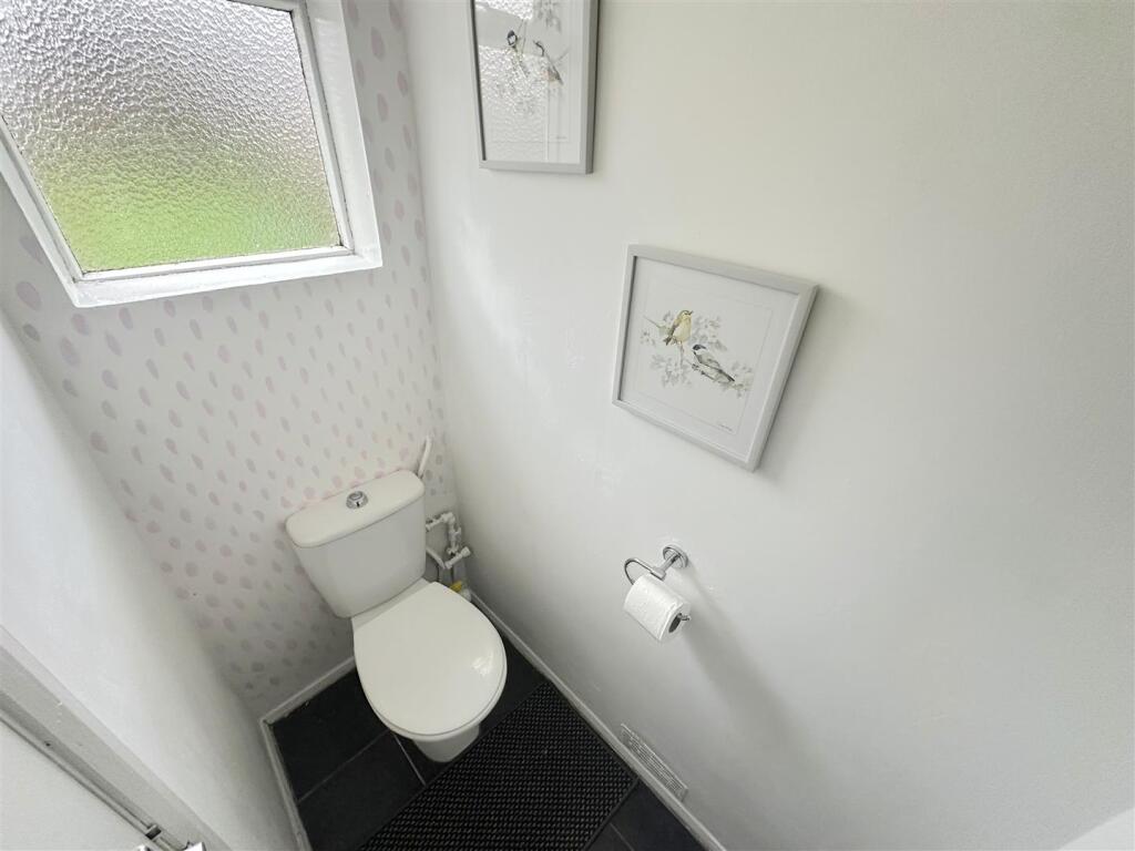 Cloakroom/WC
