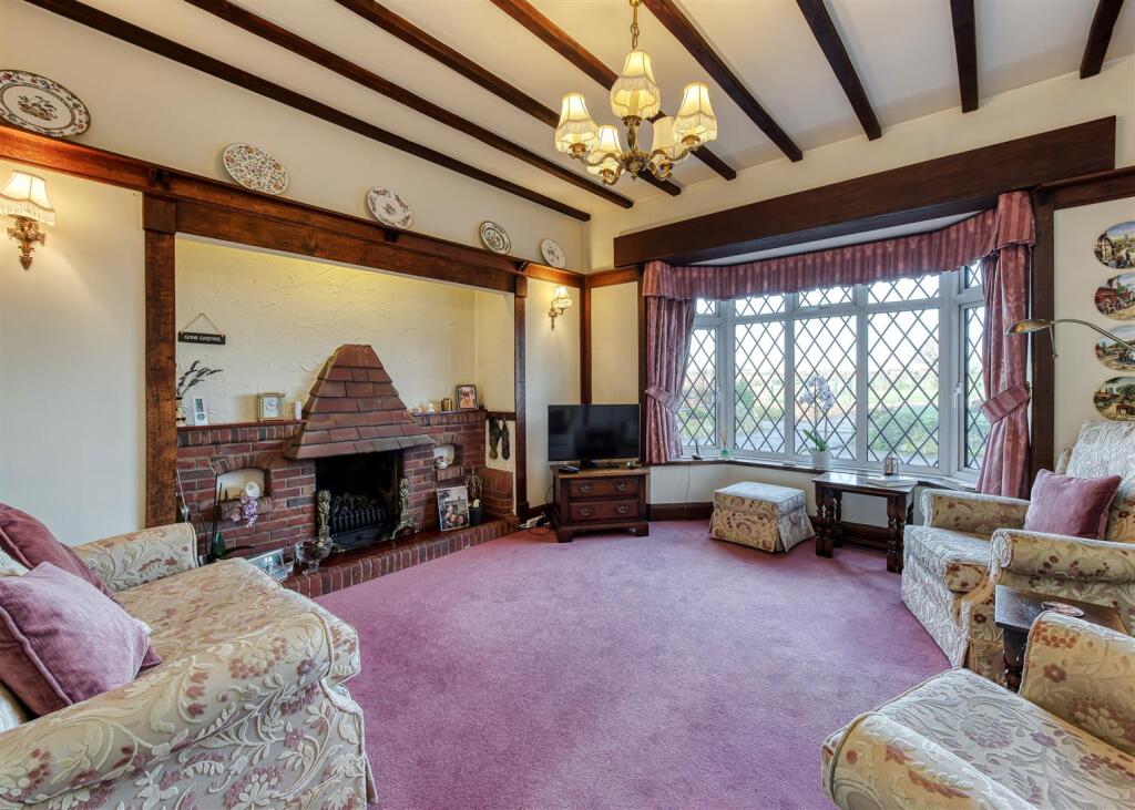 Robinswood-sitting room.jpg