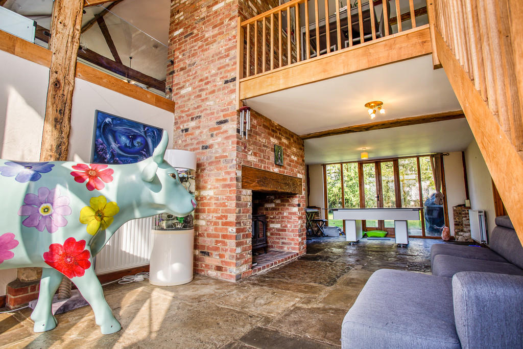 Galleried Family/...