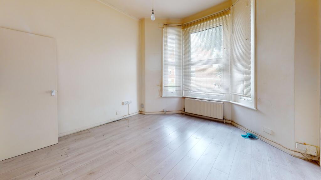 Flat B, 8 Cherington Road, Hanwell, London, W7 3HJ