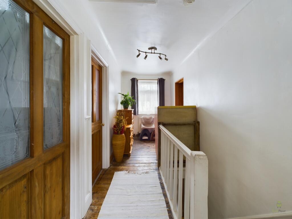 CAM01812G0-PR0082-STILL013