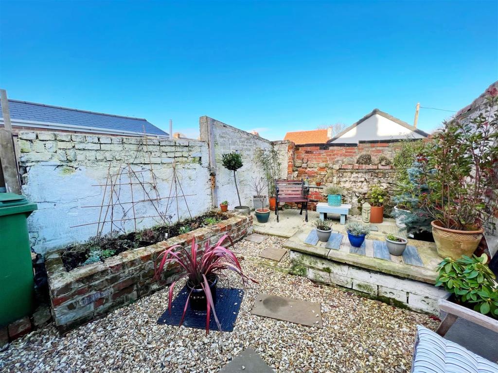 Garden 2.jpg