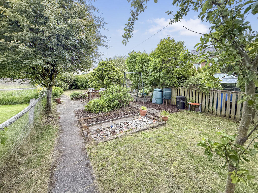 1564191_202506131...