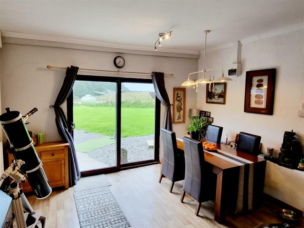 Dining area.jpg