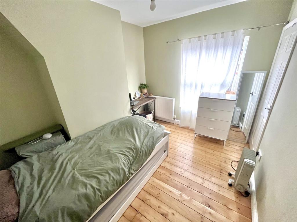 Bedroom 2.jpg