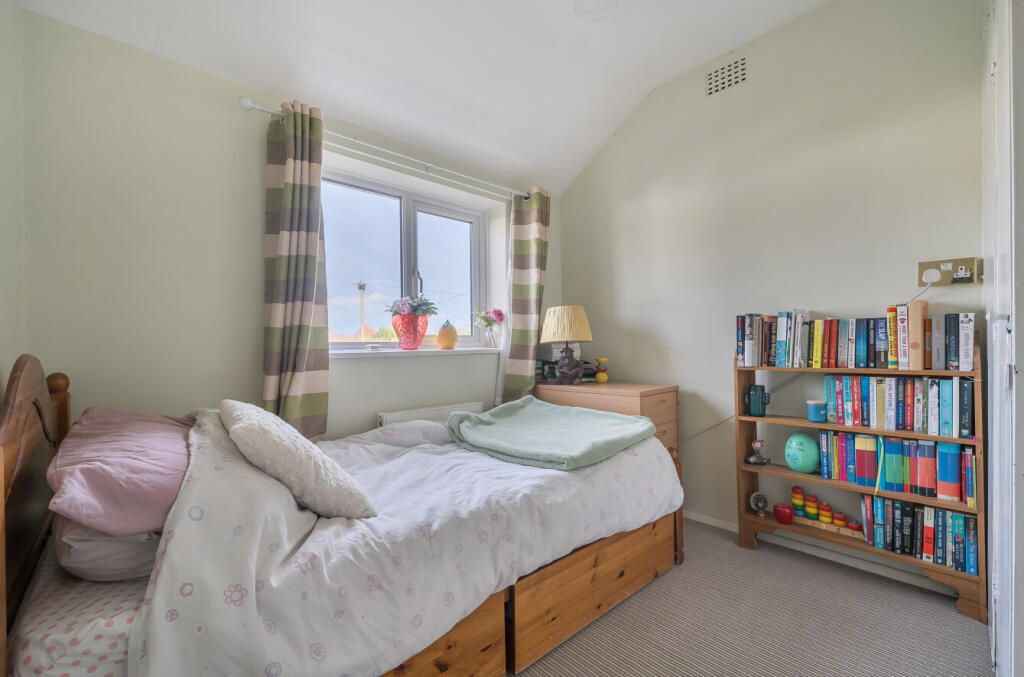 1371775-10-6900e7...