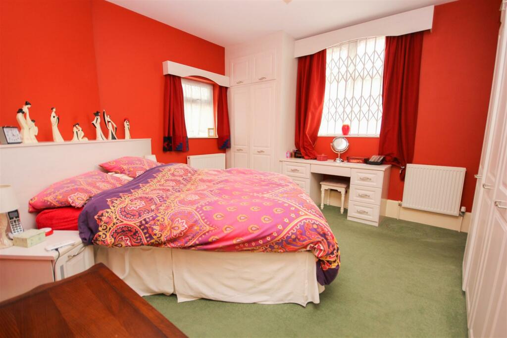 Master Bedroom 1.jpg