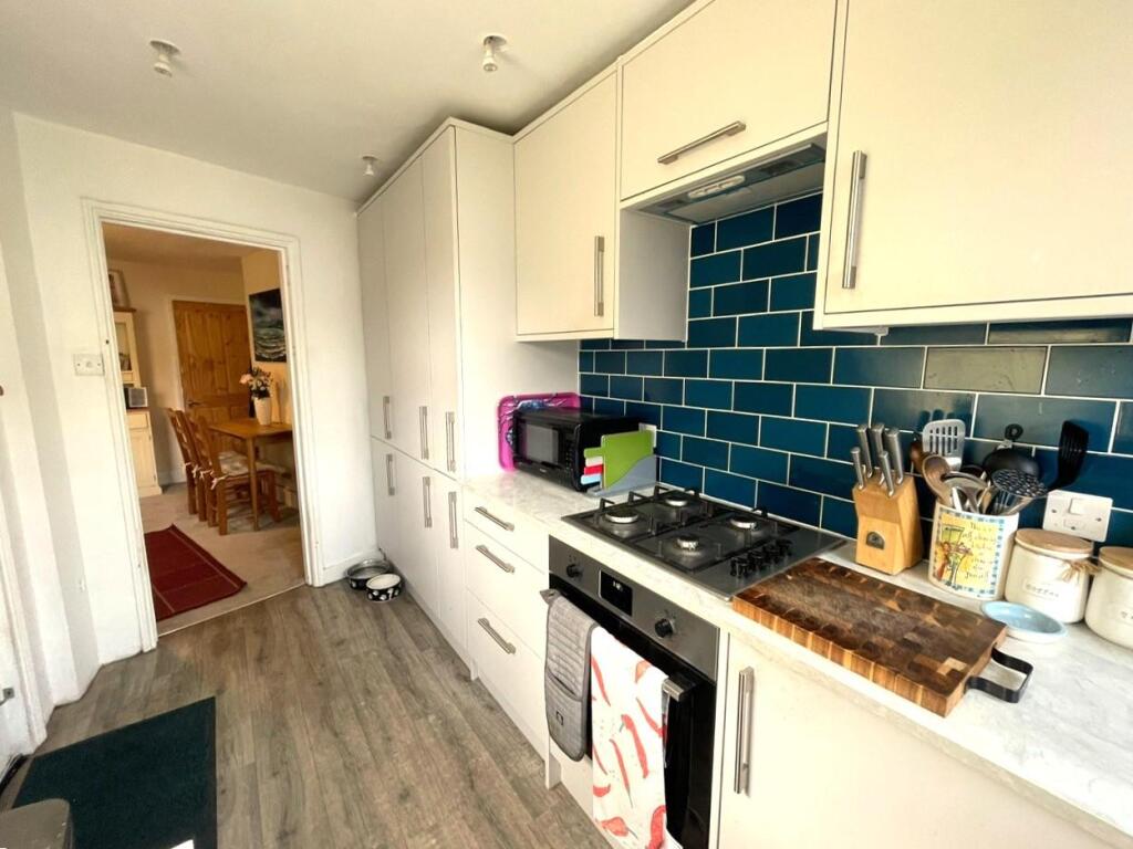 Kitchen 3.jpg