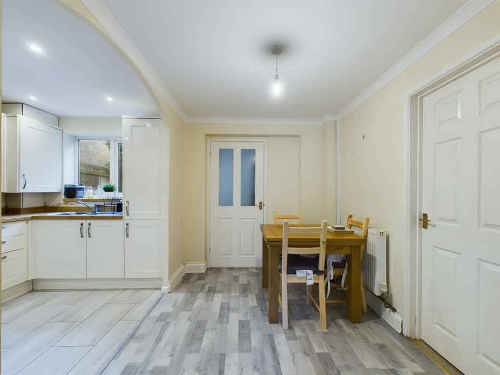 CAM02295G0-PR0107-STILL009.jpg