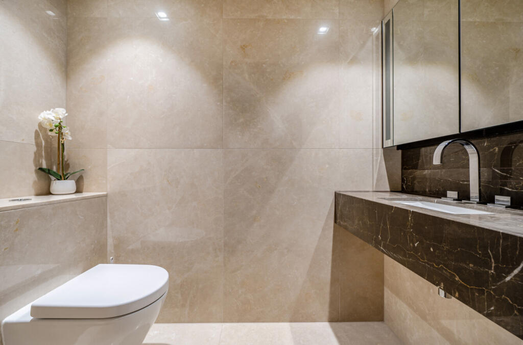 1341549-10-68a5c5...