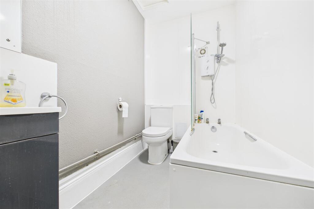 Flat 4, 21 Tyndalls Park Road, Clifton, Bristol BS