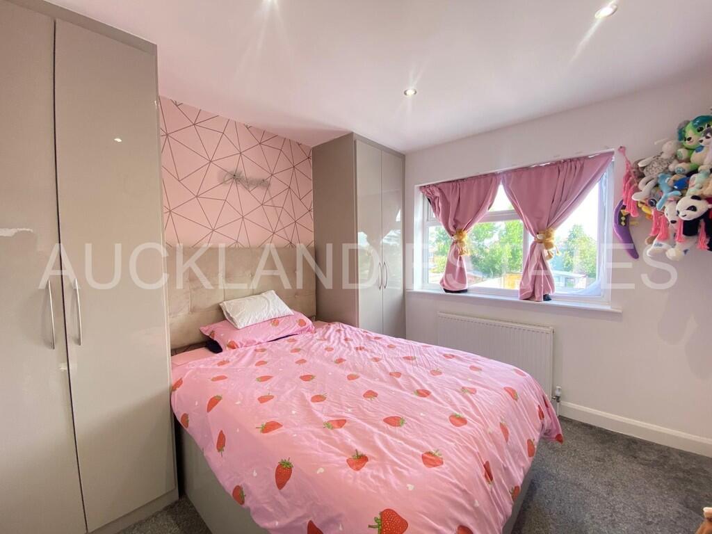 8b207c85-5fca-461...