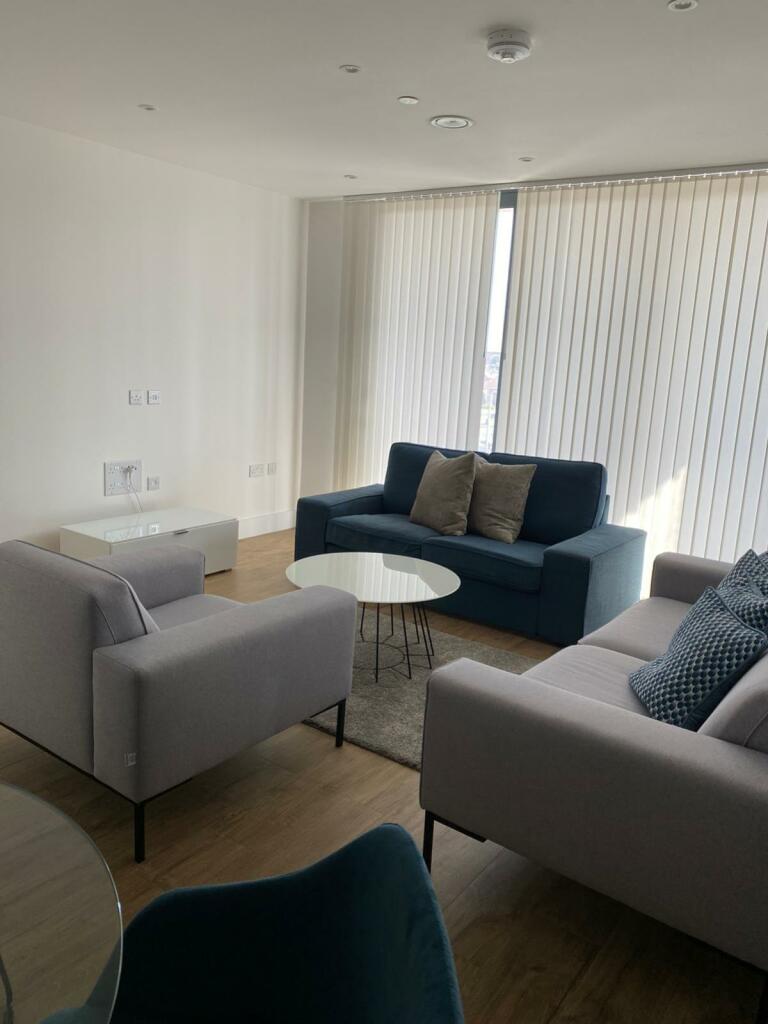 2 Lounge