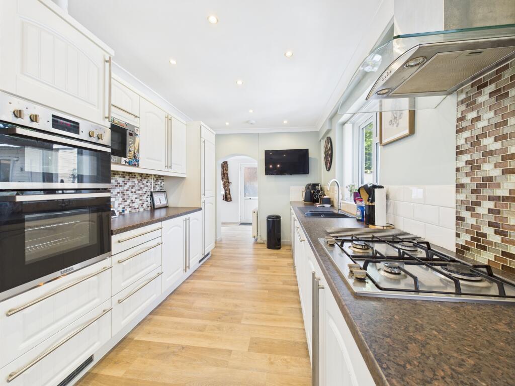 CAM01605G0-PR1025-STILL010