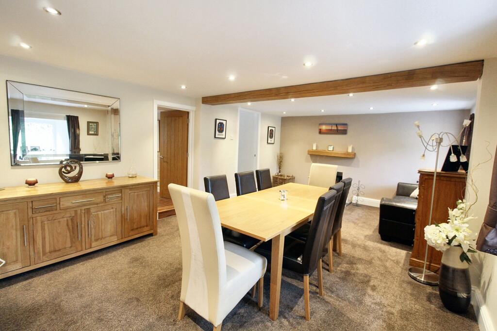 Lounge/Dining Room