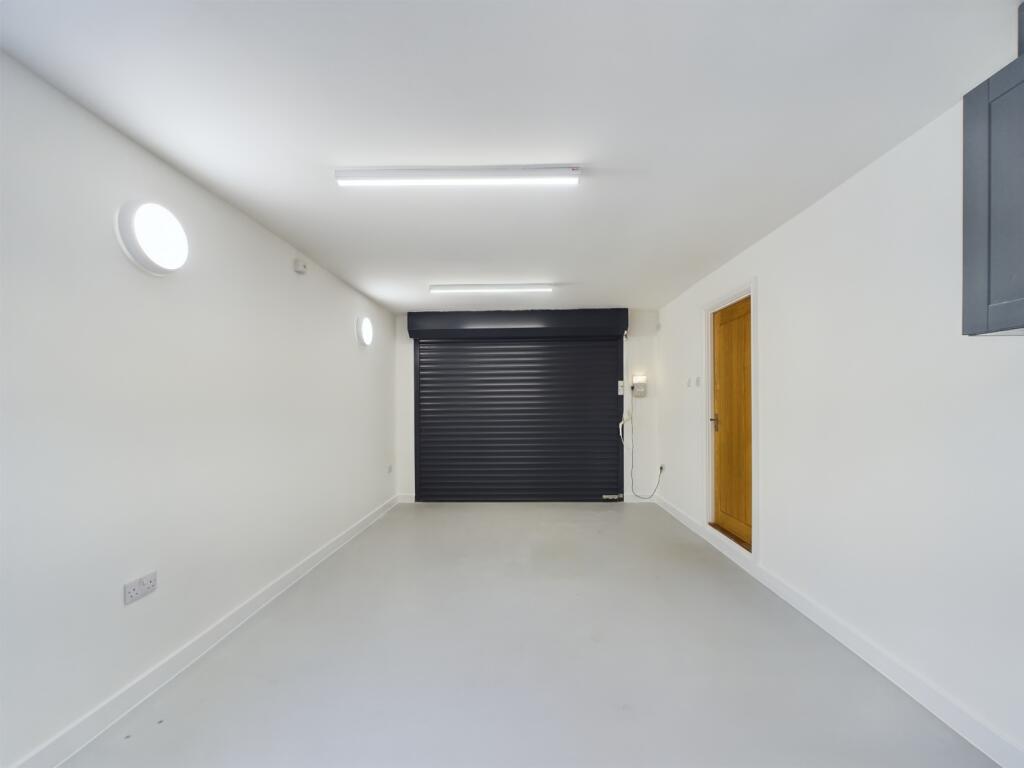 CAM02023G0-PR0114-STILL005