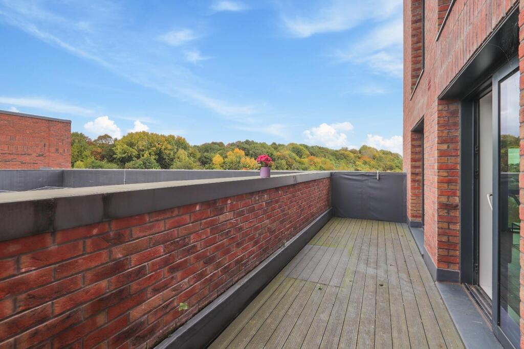 ROOF TERRACE