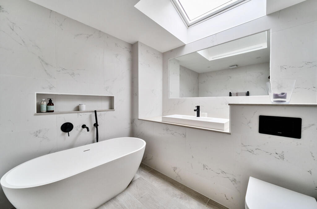 1296858-3-682dc32...