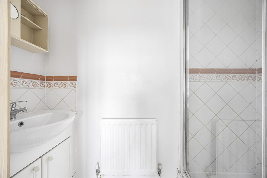 En Suite Shower Room