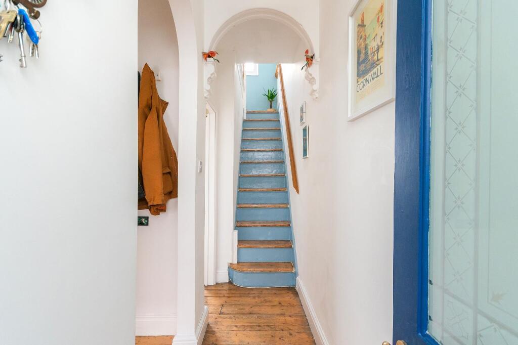 4D7RWH - Hallway A.jpg