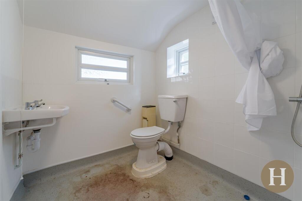 Hadleigh Estate Agents-16.jpg