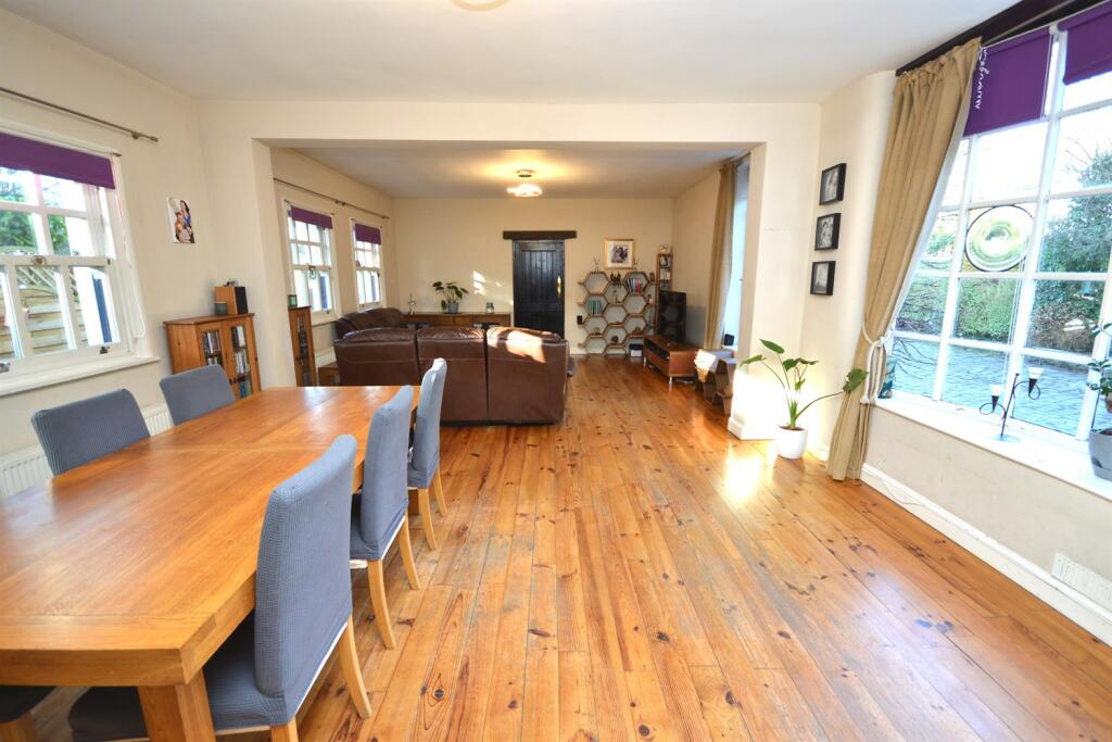 Living/Dining Room