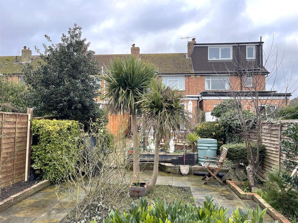 1 Garden Rear.jpg