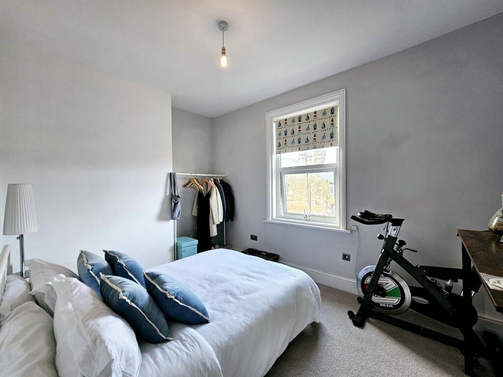 6cafac20-d63e-417d-ad35-9fbc898bd283