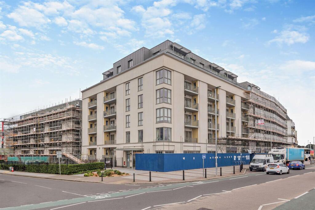 8631889-exterior06-800.jpg