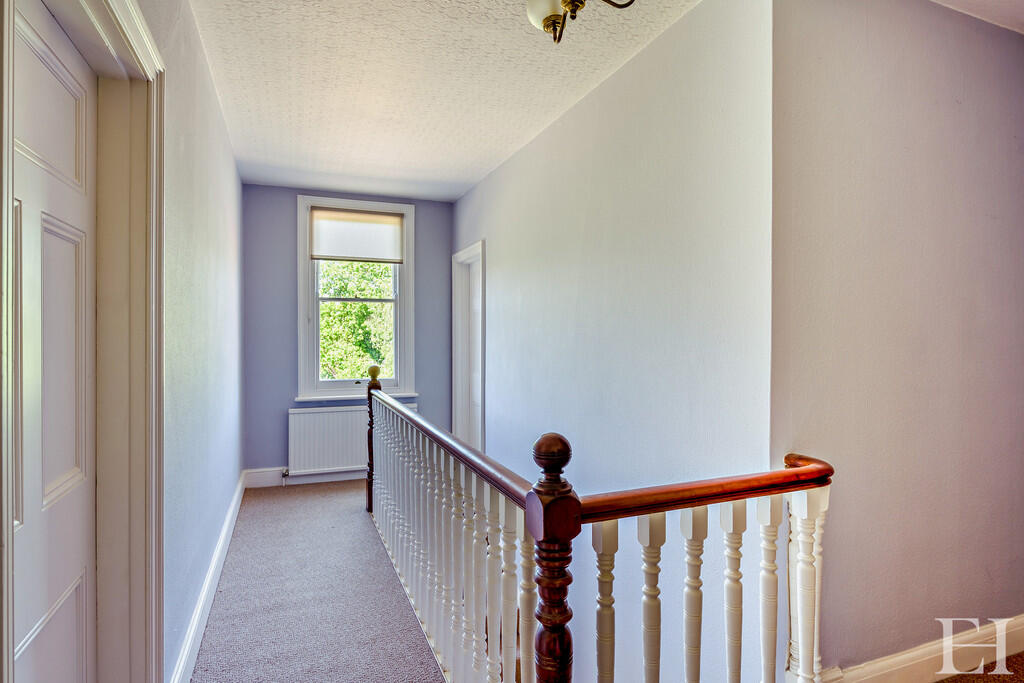 8647466-interiorW...