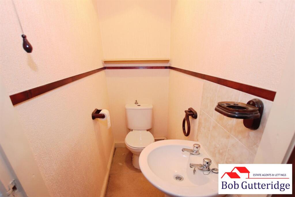 FIRST FLOOR SEPARATE WC