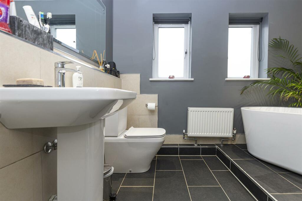 Bramleys Estate Agents - Blacksmiths Fold (27).jpg