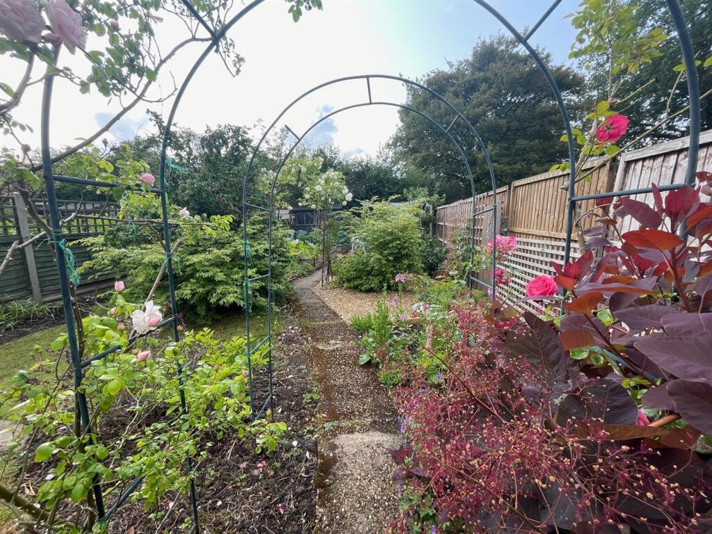 12 Elmscroft Garden 3.jpg